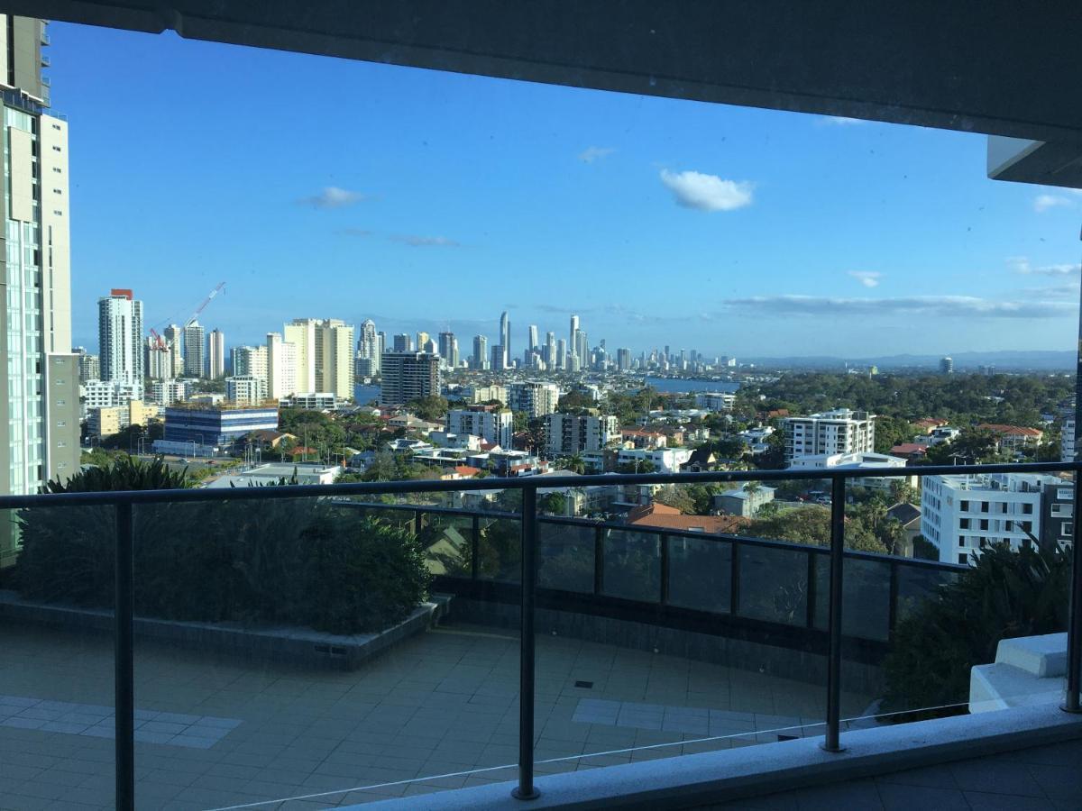 Three-Bedroom Apartment With Amazing View Near Surfers Paradise Gold Coast Dış mekan fotoğraf