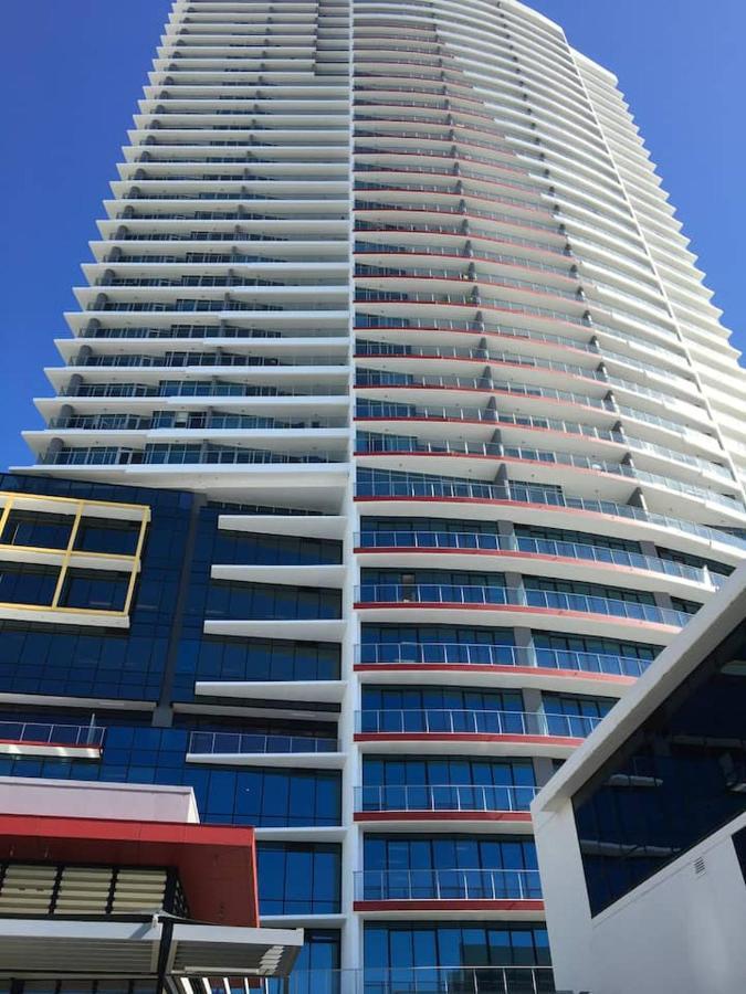 Three-Bedroom Apartment With Amazing View Near Surfers Paradise Gold Coast Dış mekan fotoğraf